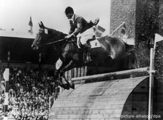 Olympia 1956, Winkler siegt auf Halla in Stockholm